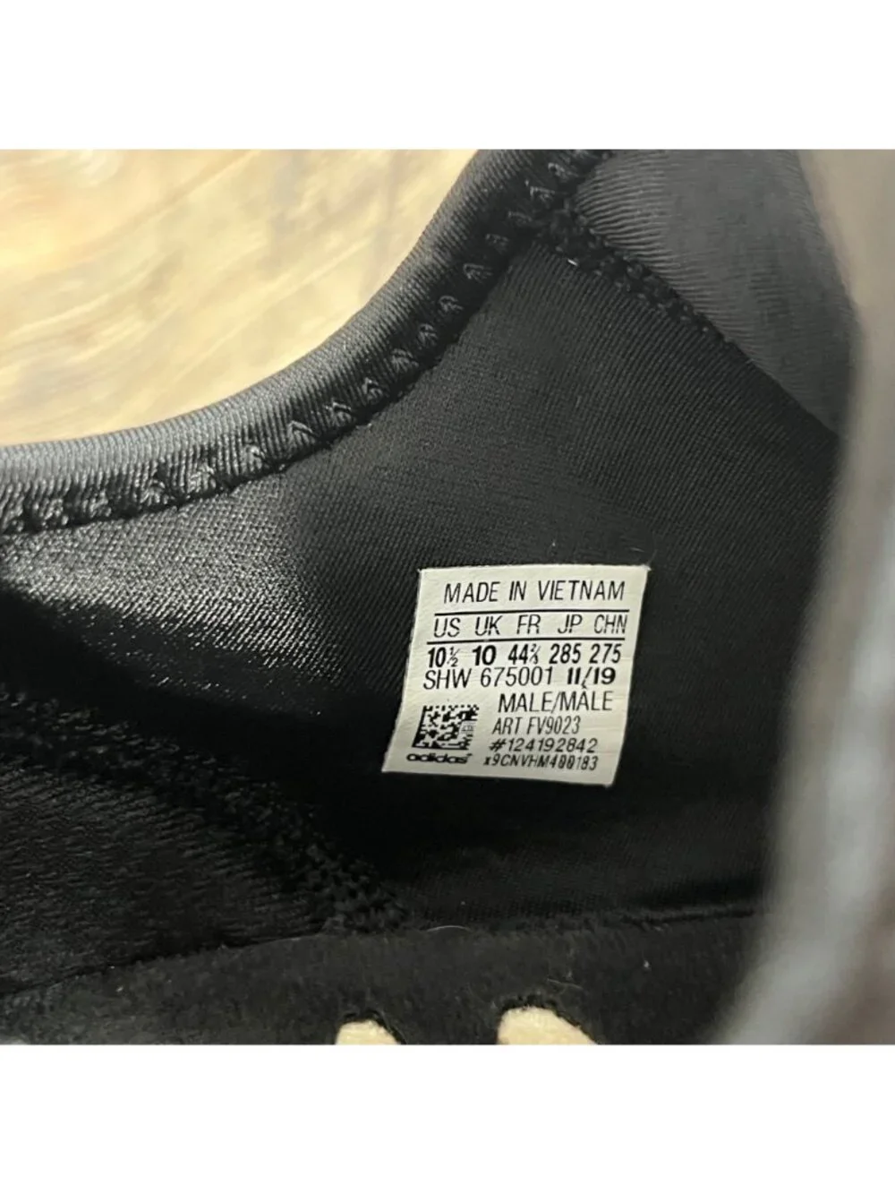 Adidas NMD_R1 V2 Sneaker Mens 10.5 Core Black FV9023